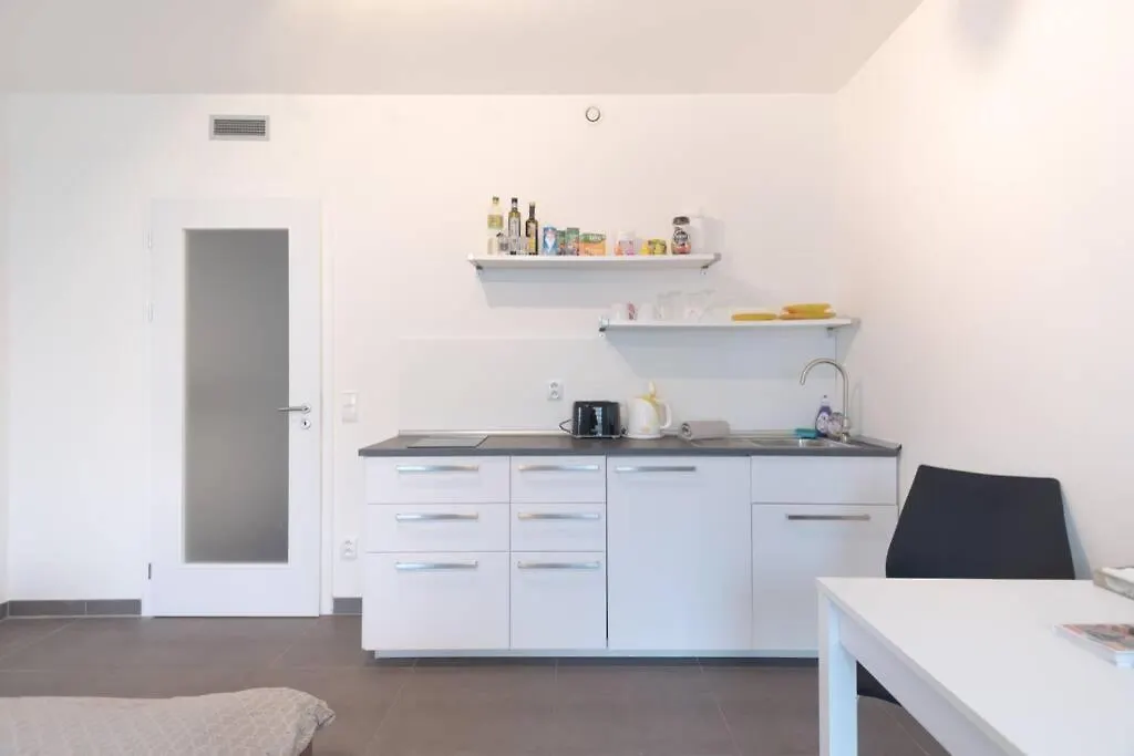 Apartmán Bright Studio, 10Min To The Centre, Free Parking Praha